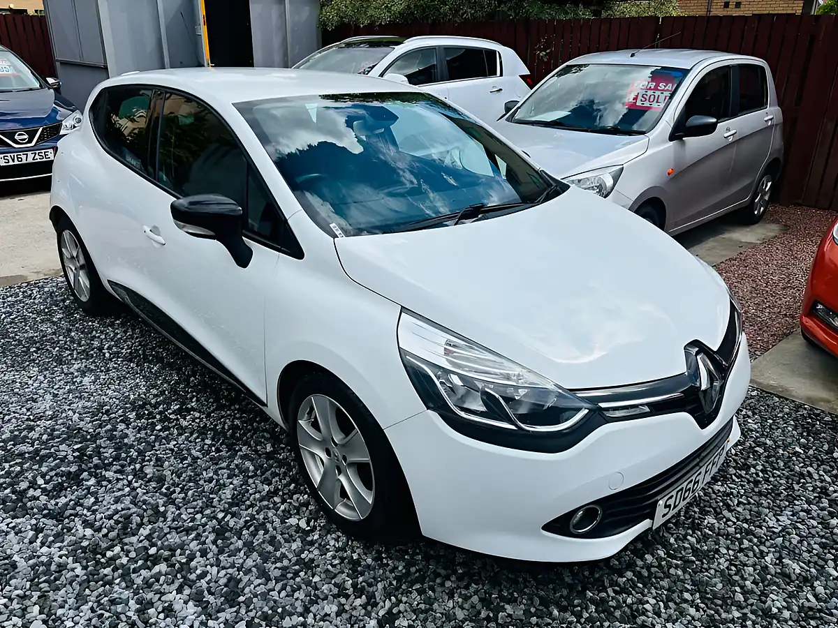 Used 2016 Renault Clio Dynamique Nav White - Interior and Exterior details 9