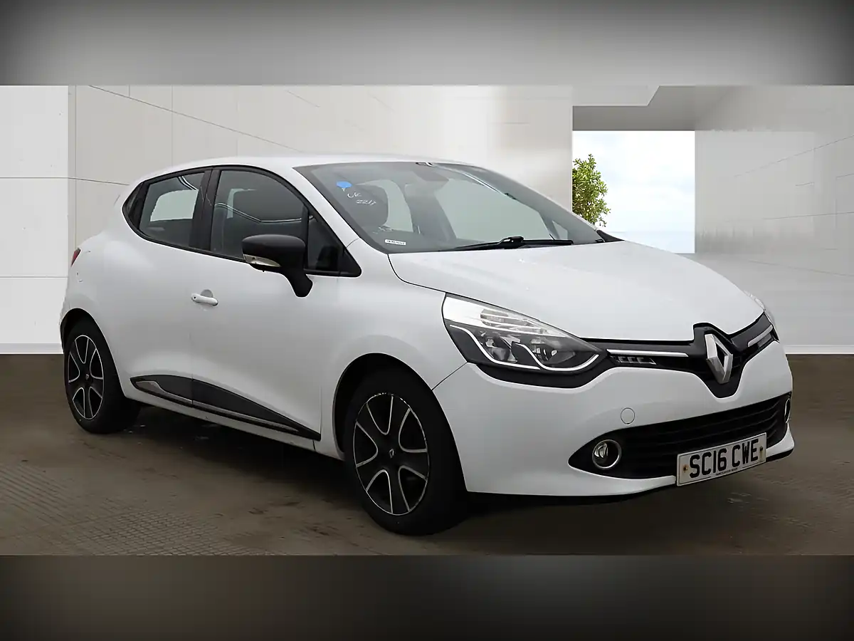 Used 2016 Renault Clio Dynamique Nav White - Interior and Exterior details 4