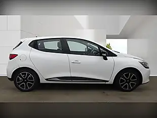 Used 2016 Renault Clio Dynamique Nav White - Interior and Exterior details 6