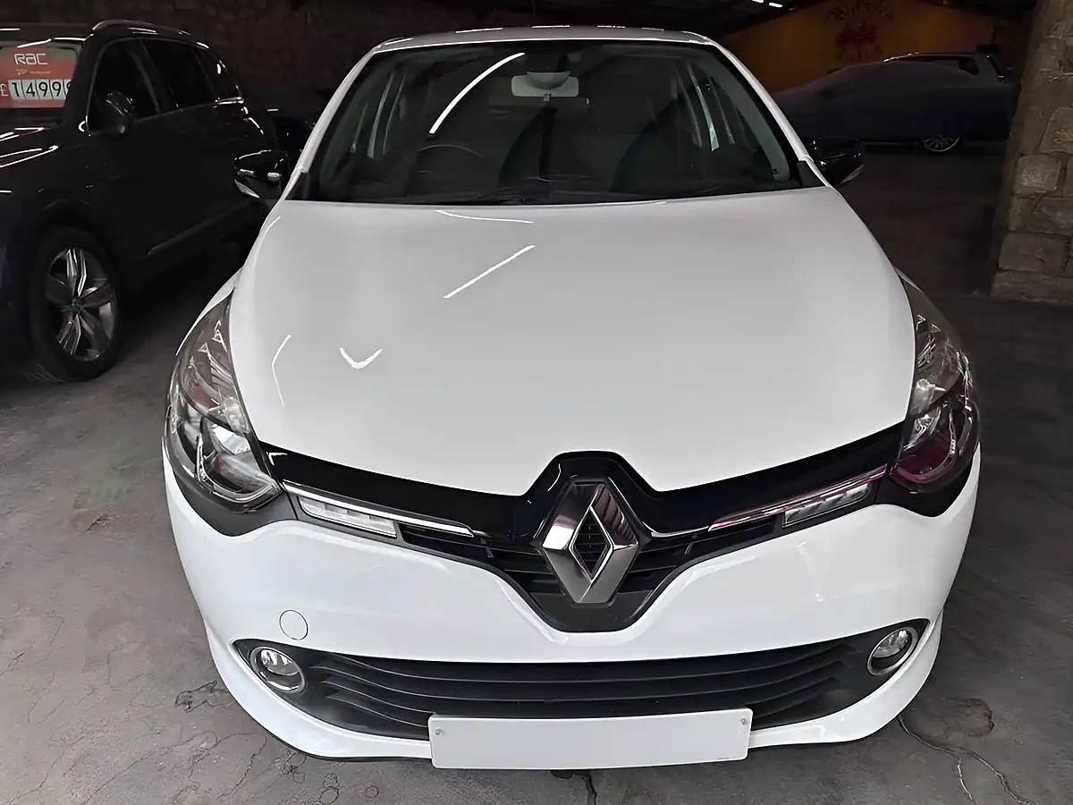 Used 2016 Renault Clio Dynamique Nav White - Interior and Exterior details 2