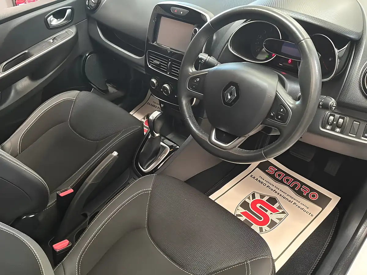 Used 2016 Renault Clio Dynamique Nav White - Interior and Exterior details 10