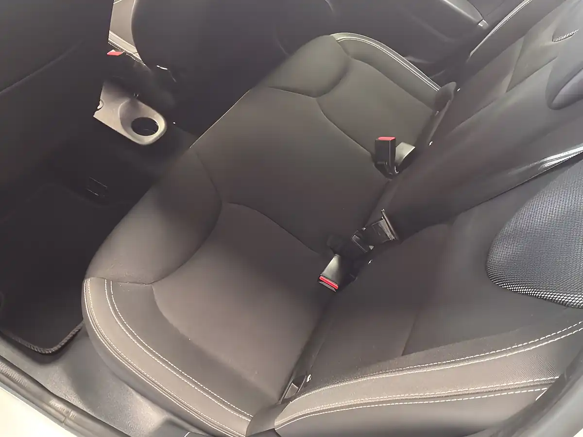 Used 2016 Renault Clio Dynamique Nav White - Interior and Exterior details 14