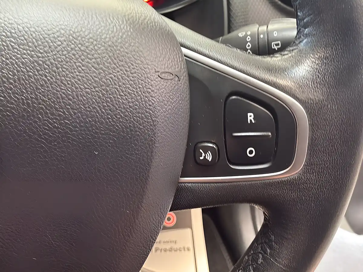 Used 2016 Renault Clio Dynamique Nav White - Interior and Exterior details 16
