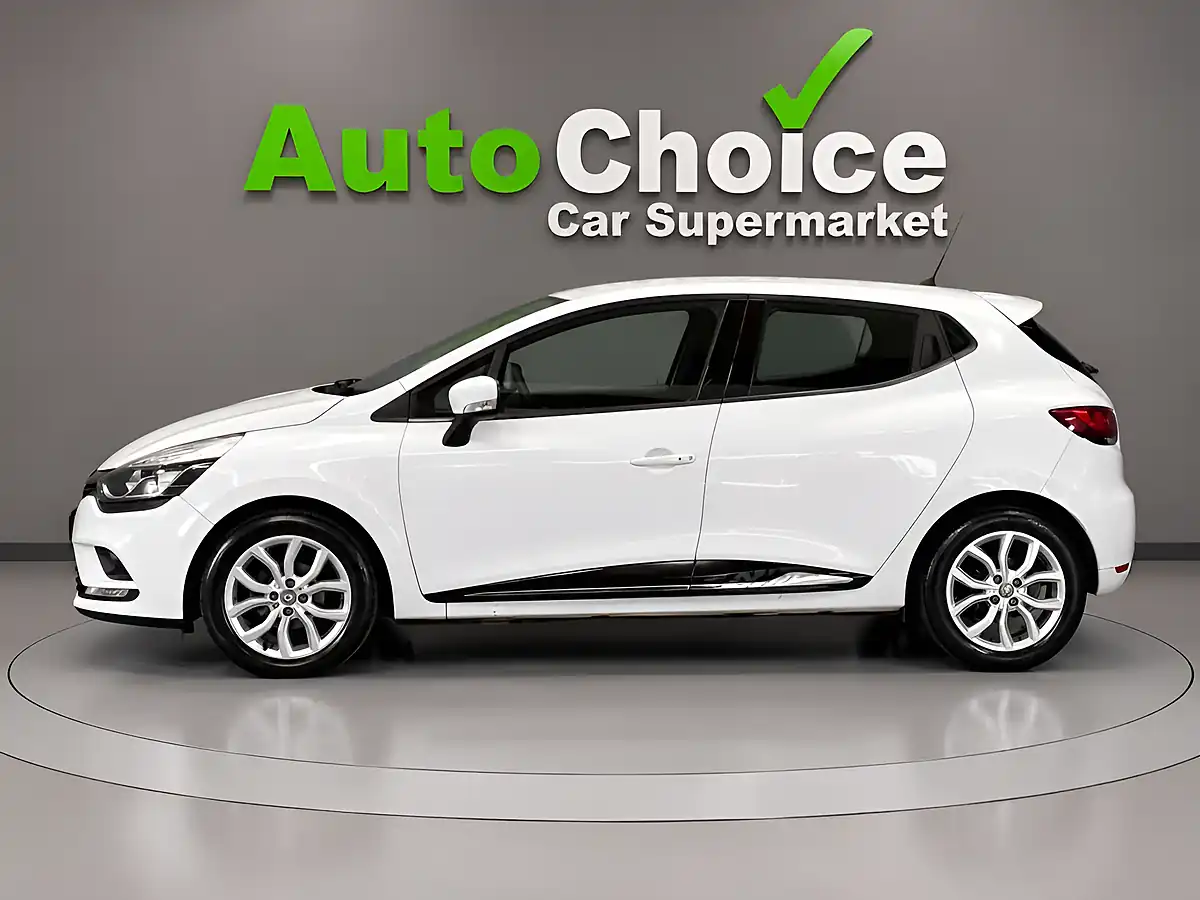 Used 2016 Renault Clio Dynamique Nav White - Interior and Exterior details 4
