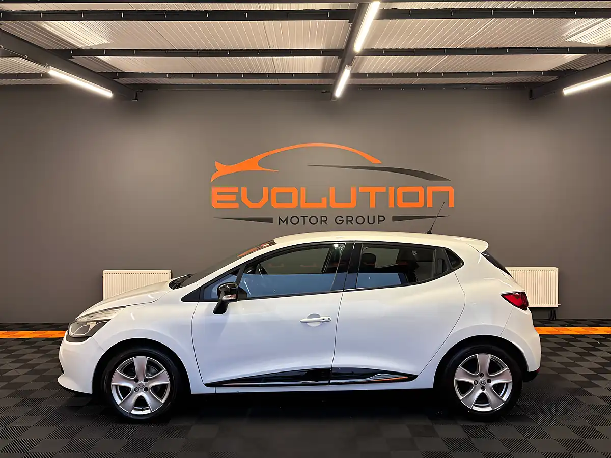 Used 2016 Renault Clio Dynamique Nav White - Interior and Exterior details 2