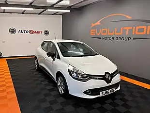 Used 2016 Renault Clio Dynamique Nav White - Interior and Exterior details 7