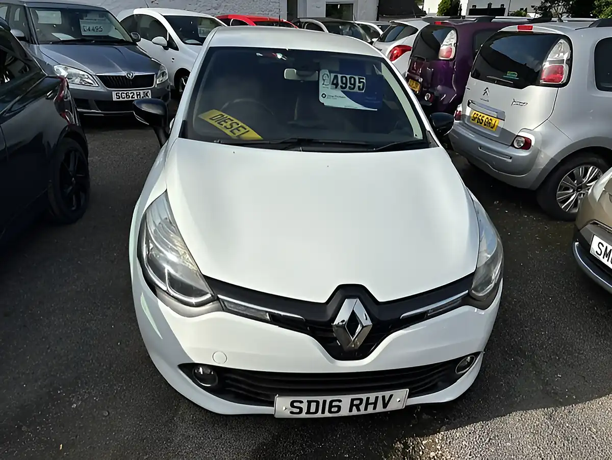 Used 2016 Renault Clio Dynamique Nav White - Interior and Exterior details 2
