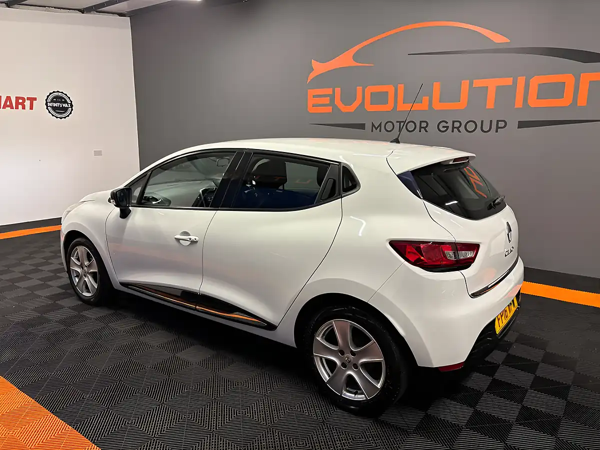 Used 2016 Renault Clio Dynamique Nav White - Interior and Exterior details 10