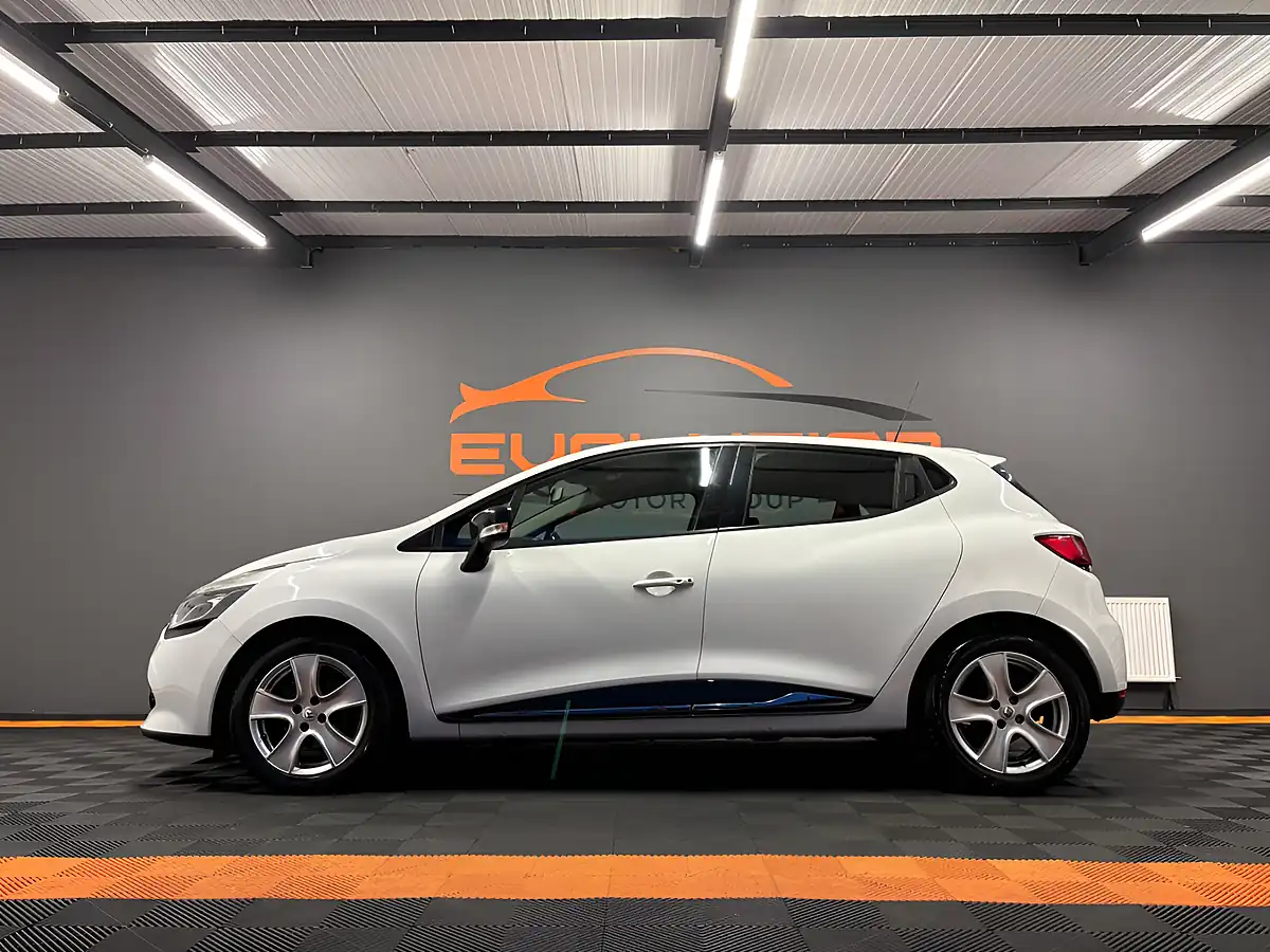 Used 2016 Renault Clio Dynamique Nav White - Interior and Exterior details 2