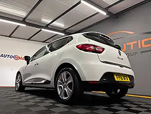 Used 2016 Renault Clio Dynamique Nav White - Interior and Exterior details 3