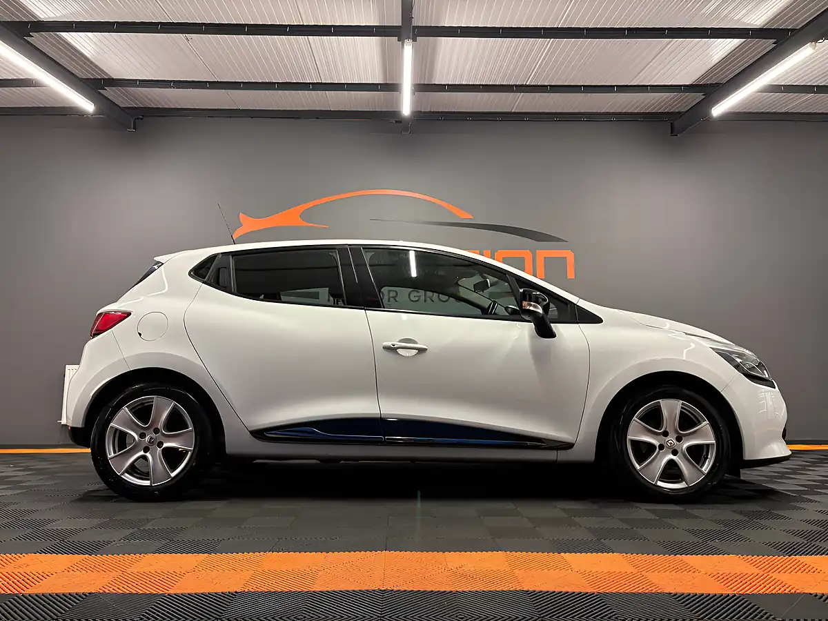 Used 2016 Renault Clio Dynamique Nav White - Interior and Exterior details 5