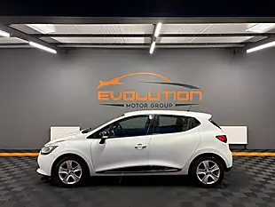 Used 2016 Renault Clio Dynamique Nav White - Interior and Exterior details 8