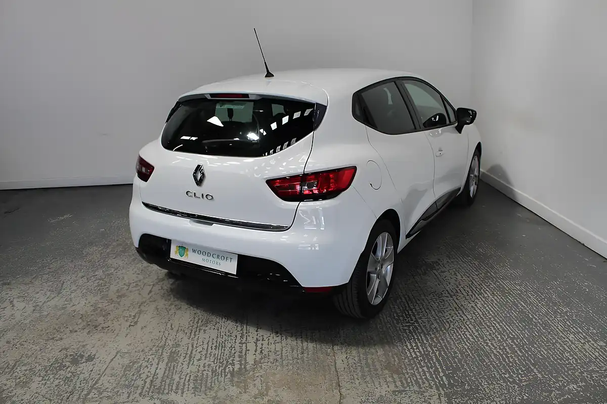 Used 2016 Renault Clio Dynamique Nav White - Interior and Exterior details 6