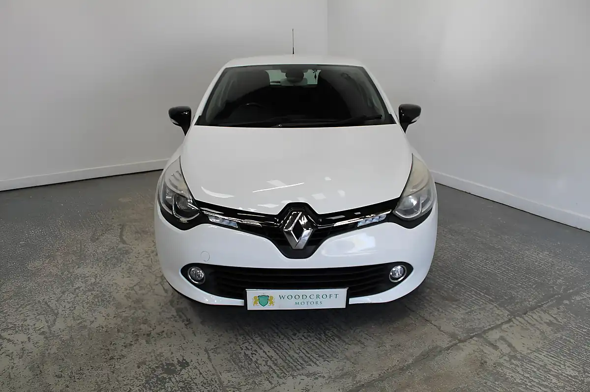 Used 2016 Renault Clio Dynamique Nav White - Interior and Exterior details 9