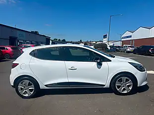 Used 2016 Renault Clio Dynamique Nav White - Interior and Exterior details 6