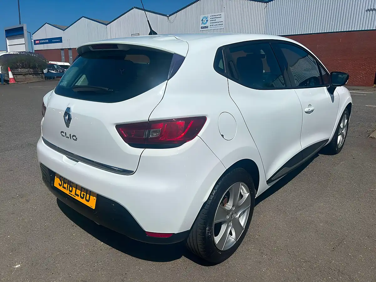 Used 2016 Renault Clio Dynamique Nav White - Interior and Exterior details 7