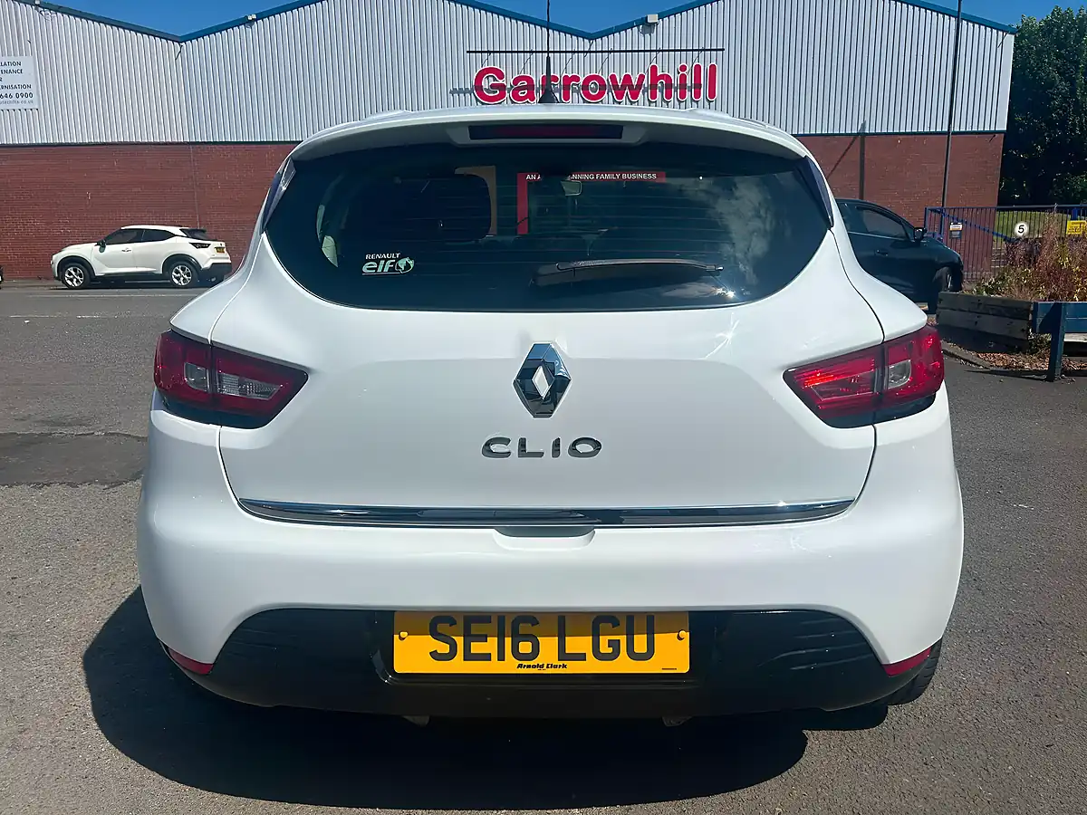 Used 2016 Renault Clio Dynamique Nav White - Interior and Exterior details 8