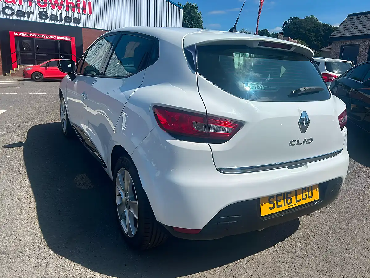 Used 2016 Renault Clio Dynamique Nav White - Interior and Exterior details 9