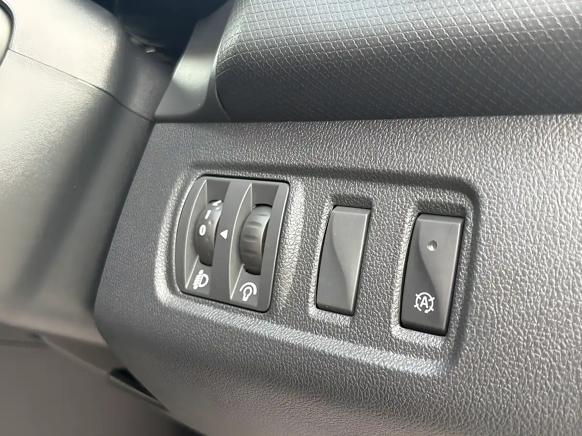 Used 2016 Renault Clio Dynamique Nav White - Interior and Exterior details 14