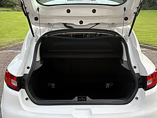 Used 2016 Renault Clio Dynamique Nav White - Interior and Exterior details 16