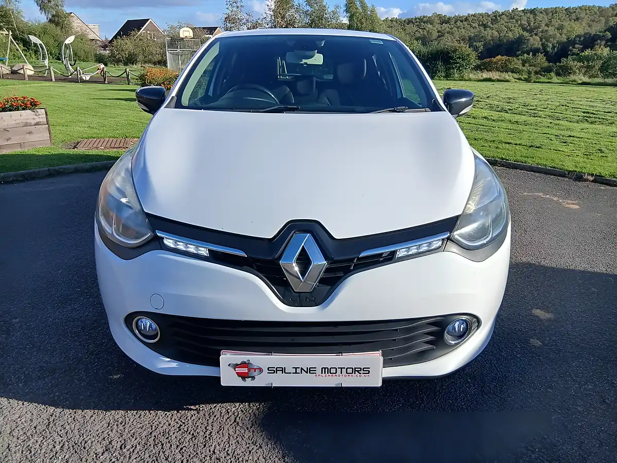 Used 2016 Renault Clio Dynamique Nav White - Interior and Exterior details 2
