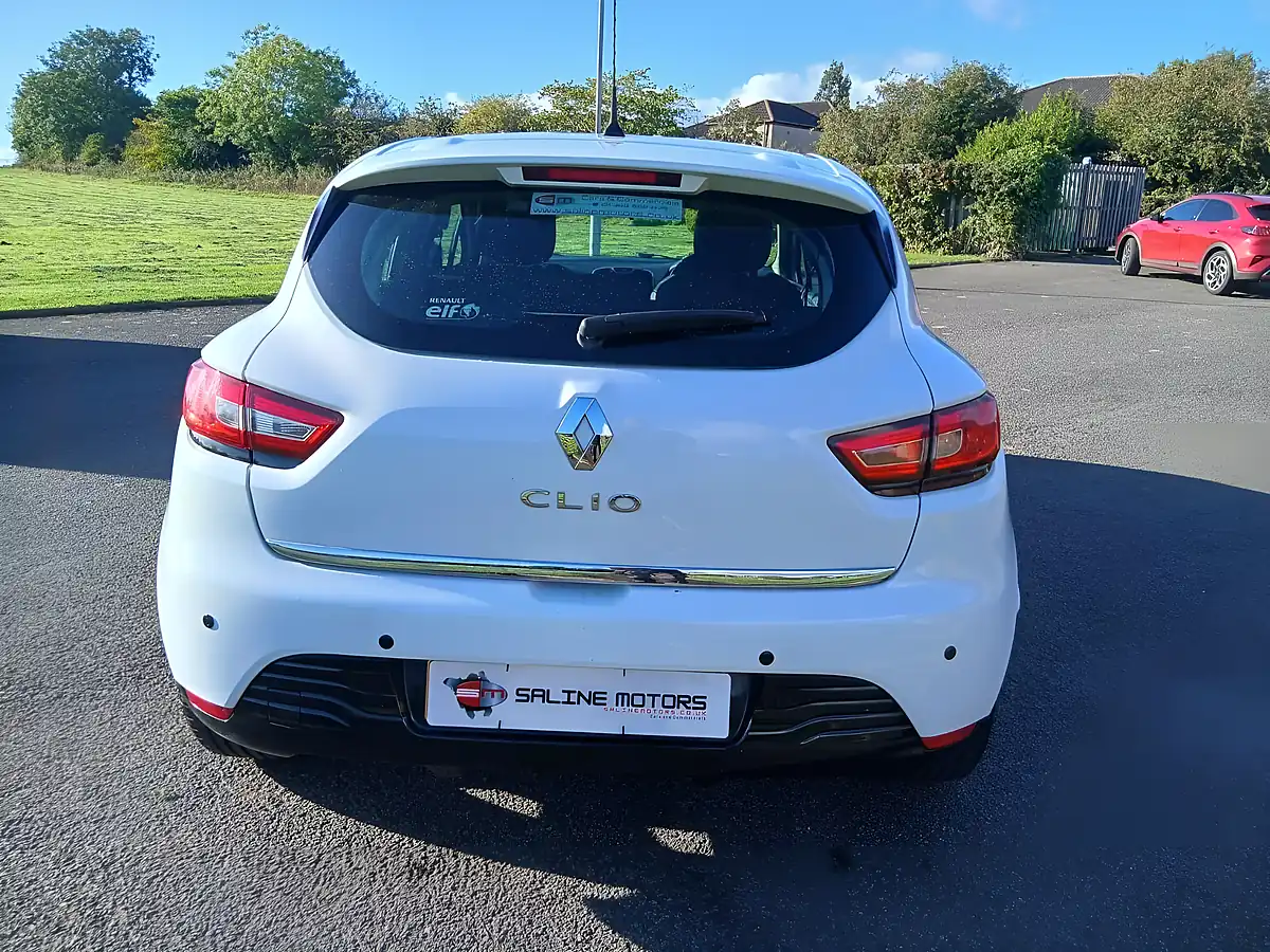 Used 2016 Renault Clio Dynamique Nav White - Interior and Exterior details 6