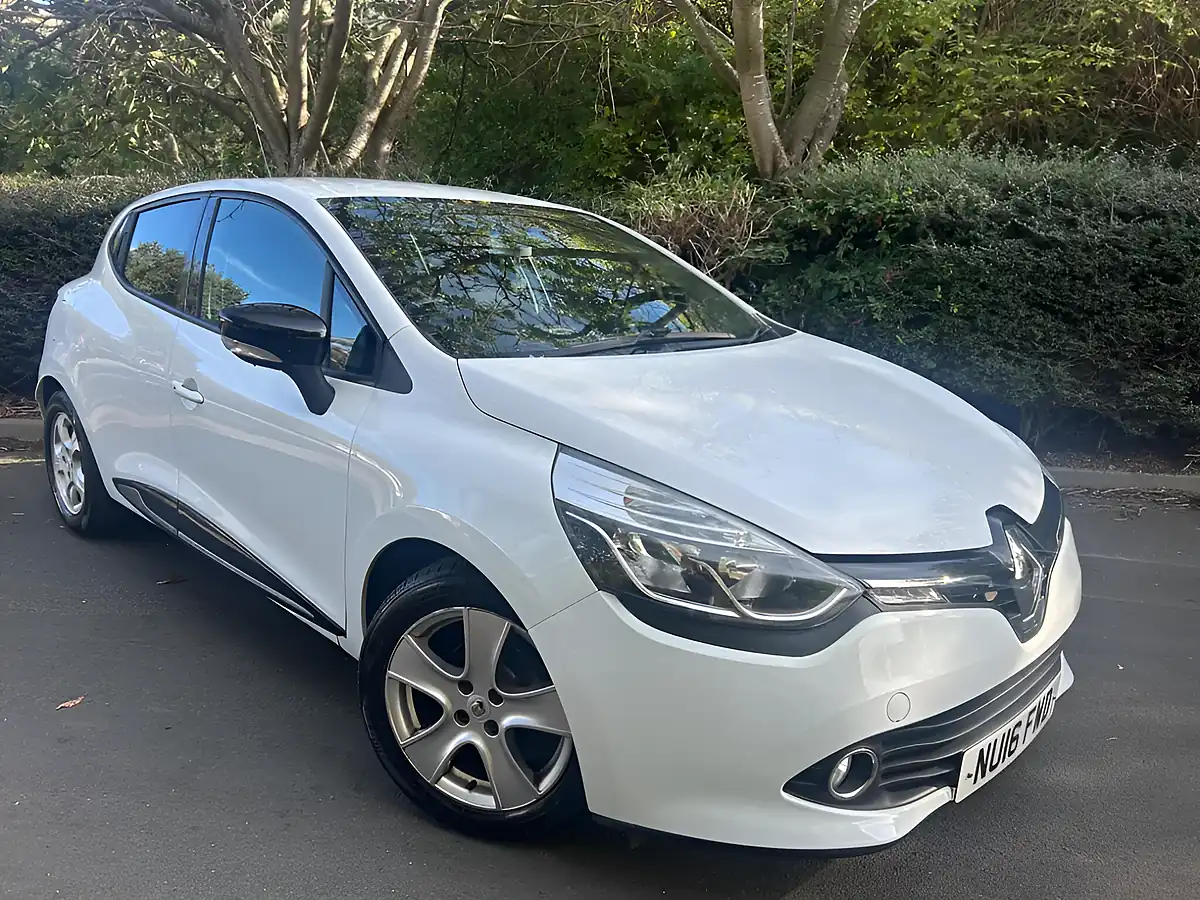 Used 2016 Renault Clio Dynamique Nav White - Interior and Exterior details 2