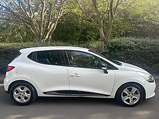 Used 2016 Renault Clio Dynamique Nav White - Interior and Exterior details 5
