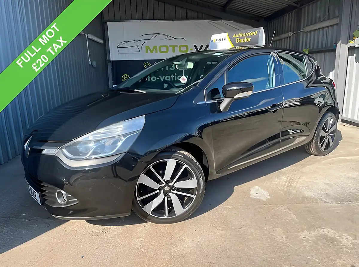 Used 2016 Renault Clio Dynamique S Nav Black - Front View