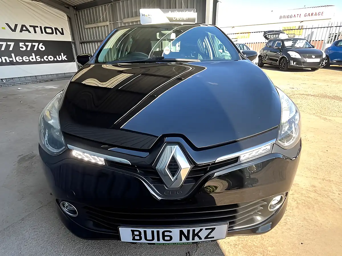Used 2016 Renault Clio Dynamique S Nav Black - Interior and Exterior details 11