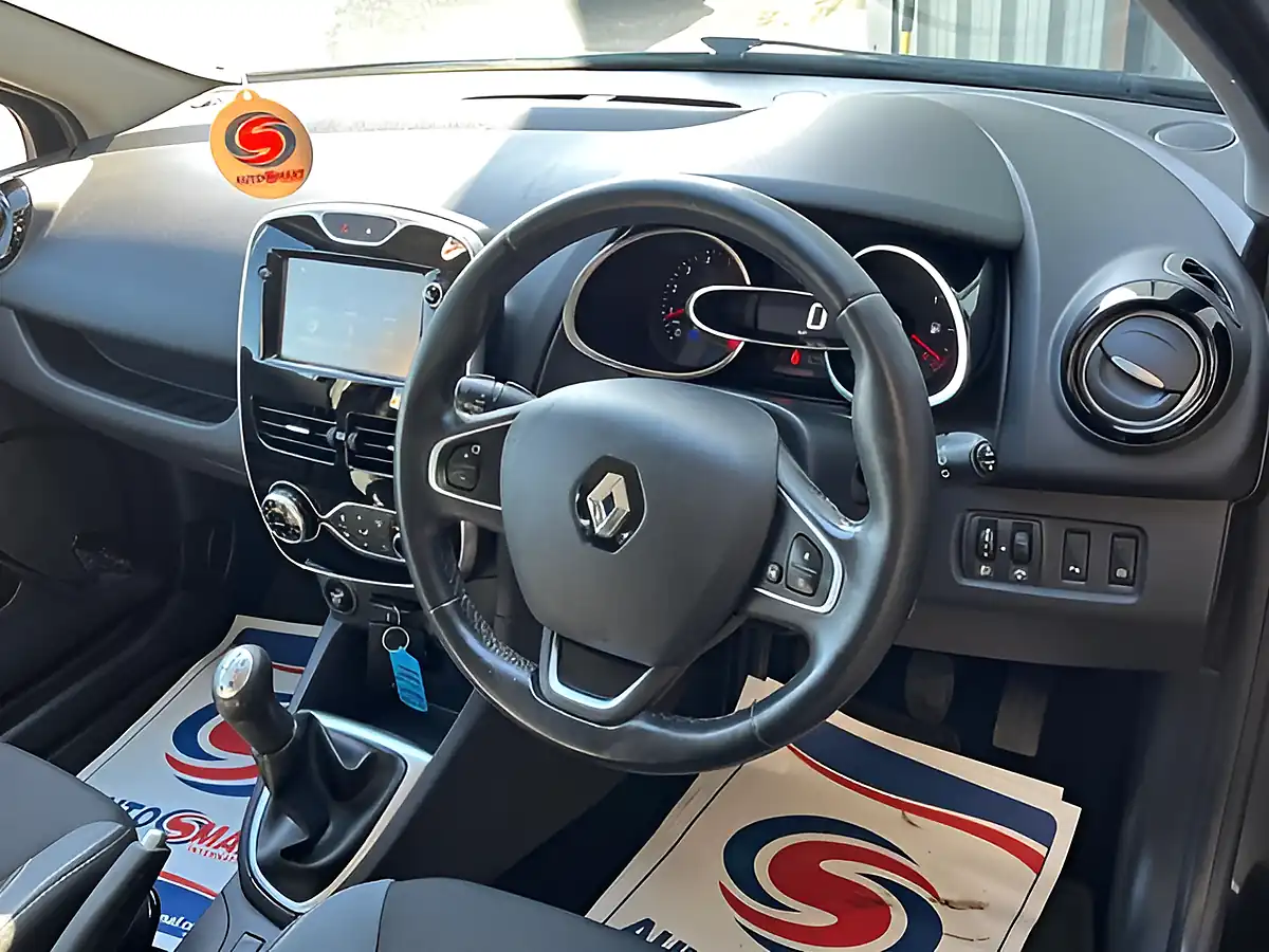 Used 2016 Renault Clio Dynamique S Nav Black - Interior and Exterior details 15