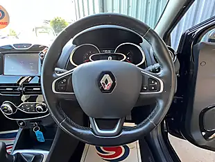 Used 2016 Renault Clio Dynamique S Nav Black - Interior and Exterior details 16