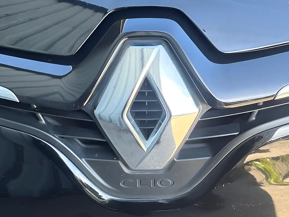 Used 2016 Renault Clio Dynamique S Nav Black - Interior and Exterior details 8