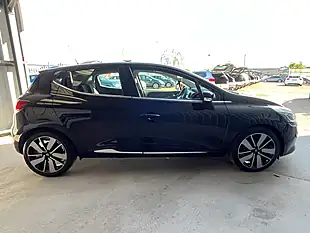 Used 2016 Renault Clio Dynamique S Nav Black - Interior and Exterior details 9