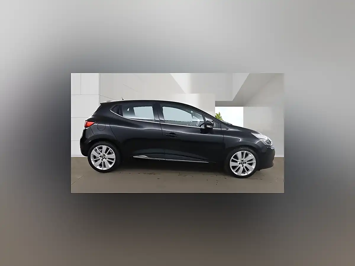 Used 2016 Renault Clio Dynamique S Nav Black - Interior and Exterior details 5