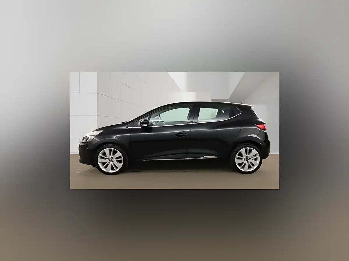 Used 2016 Renault Clio Dynamique S Nav Black - Interior and Exterior details 9
