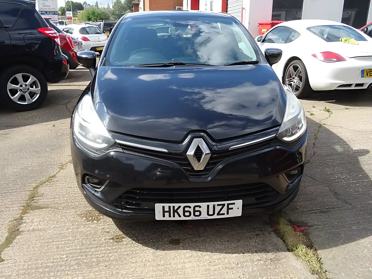 Used 2016 Renault Clio Dynamique S Nav Black - Interior and Exterior details 15