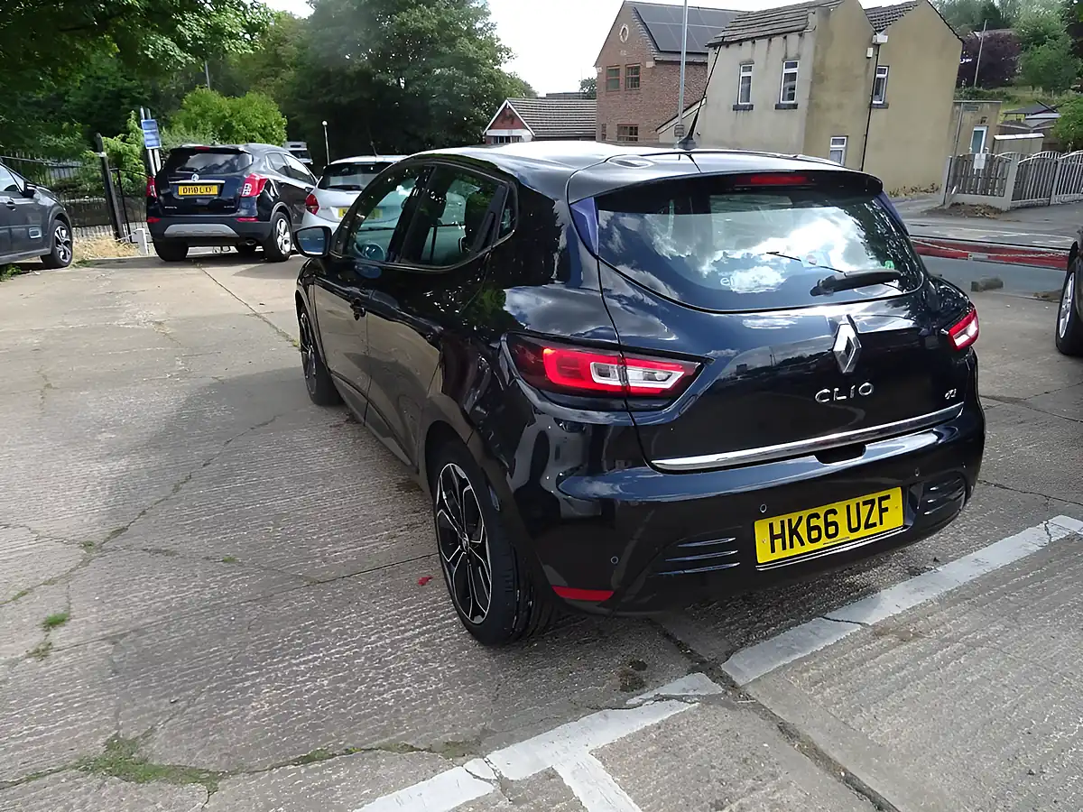 Used 2016 Renault Clio Dynamique S Nav Black - Interior and Exterior details 5