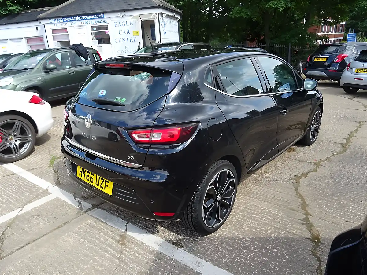 Used 2016 Renault Clio Dynamique S Nav Black - Interior and Exterior details 7