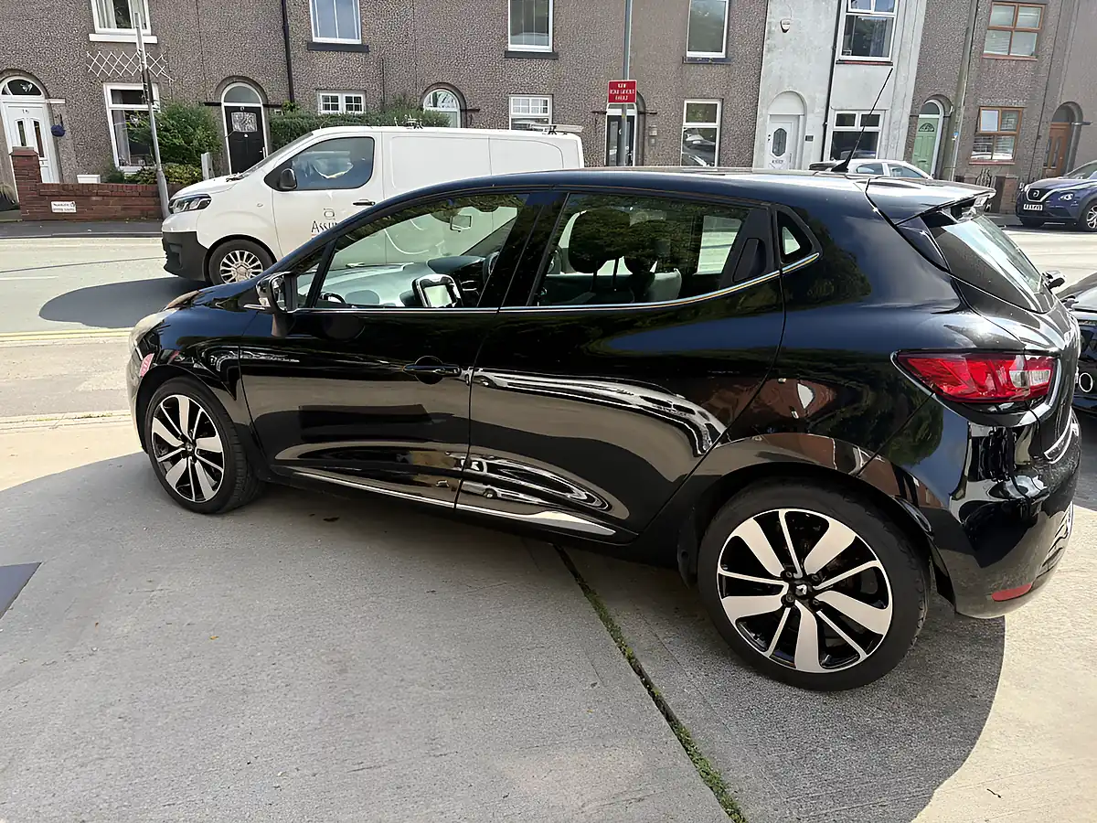Used 2016 Renault Clio Dynamique S Nav Black - Interior and Exterior details 2