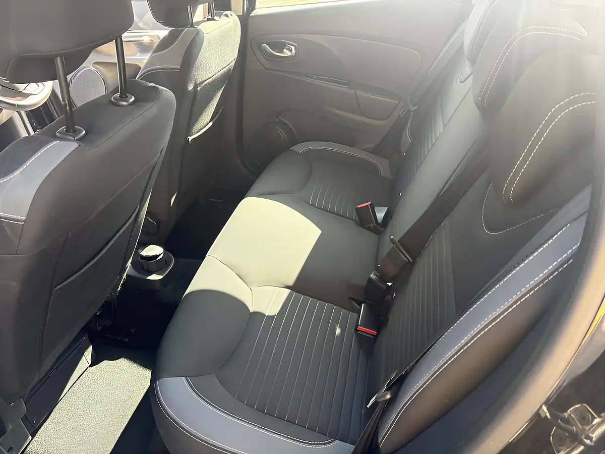 Used 2016 Renault Clio Dynamique S Nav Black - Interior and Exterior details 5