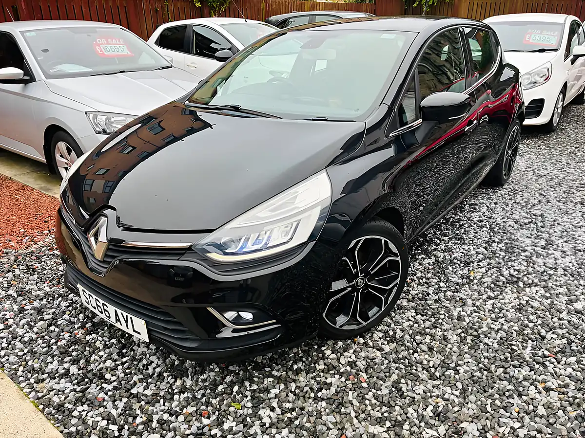 Used 2016 Renault Clio Dynamique S Nav Black - Interior and Exterior details 13