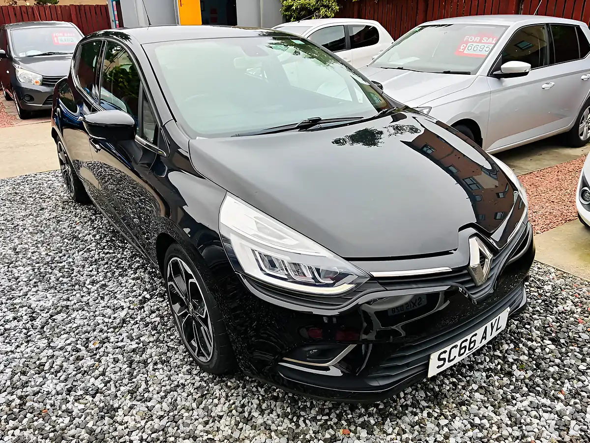 Used 2016 Renault Clio Dynamique S Nav Black - Interior and Exterior details 14