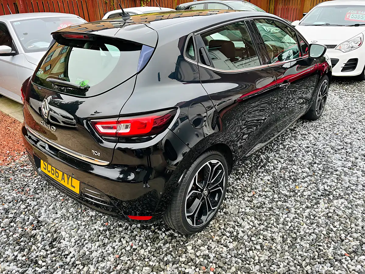 Used 2016 Renault Clio Dynamique S Nav Black - Interior and Exterior details 17
