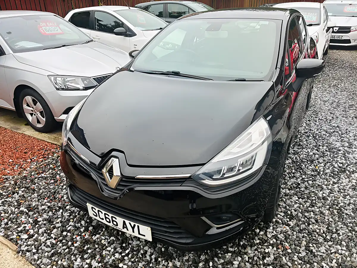 Used 2016 Renault Clio Dynamique S Nav Black - Interior and Exterior details 4
