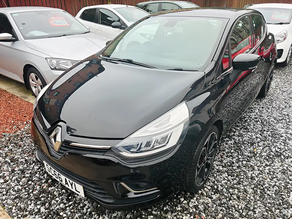 Used 2016 Renault Clio Dynamique S Nav Black - Interior and Exterior details 5