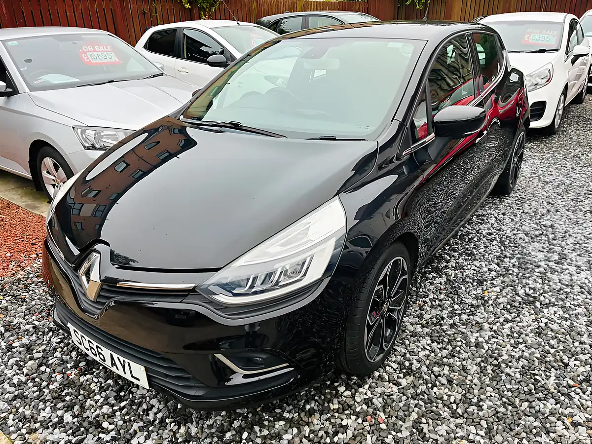 Used 2016 Renault Clio Dynamique S Nav Black - Interior and Exterior details 6