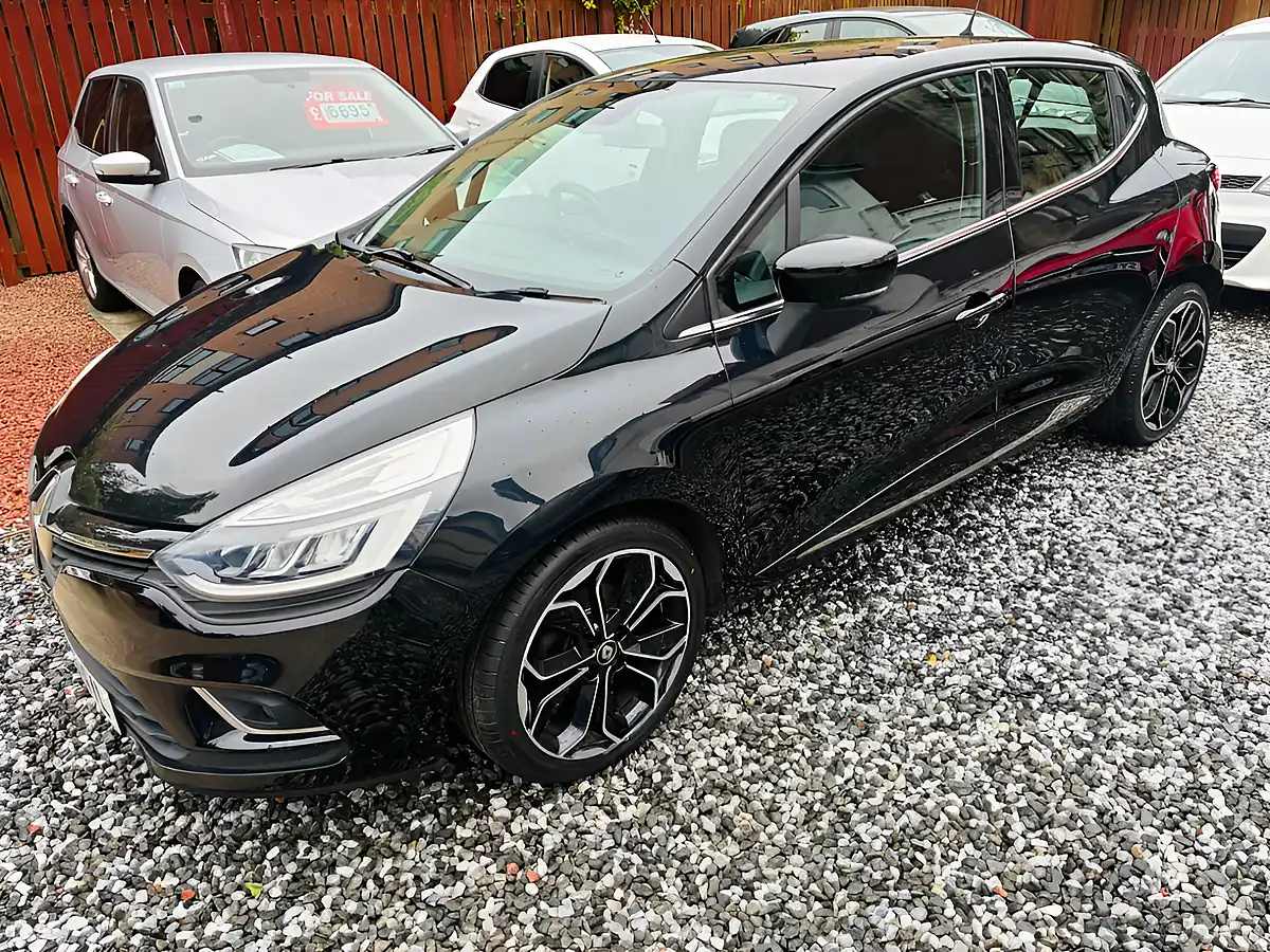 Used 2016 Renault Clio Dynamique S Nav Black - Interior and Exterior details 9
