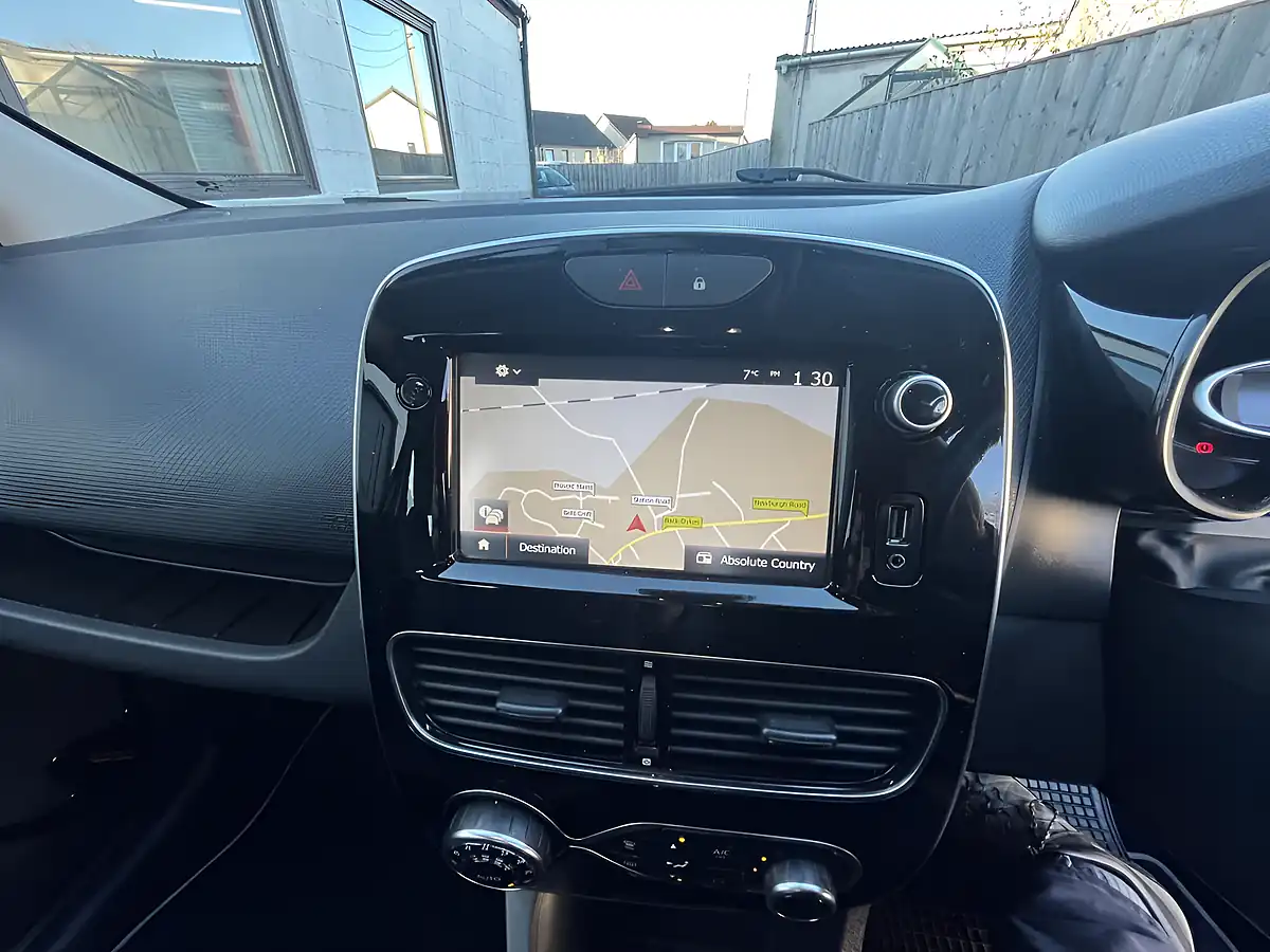 Used 2016 Renault Clio Dynamique S Nav Diamond Black - Interior and Exterior details 10