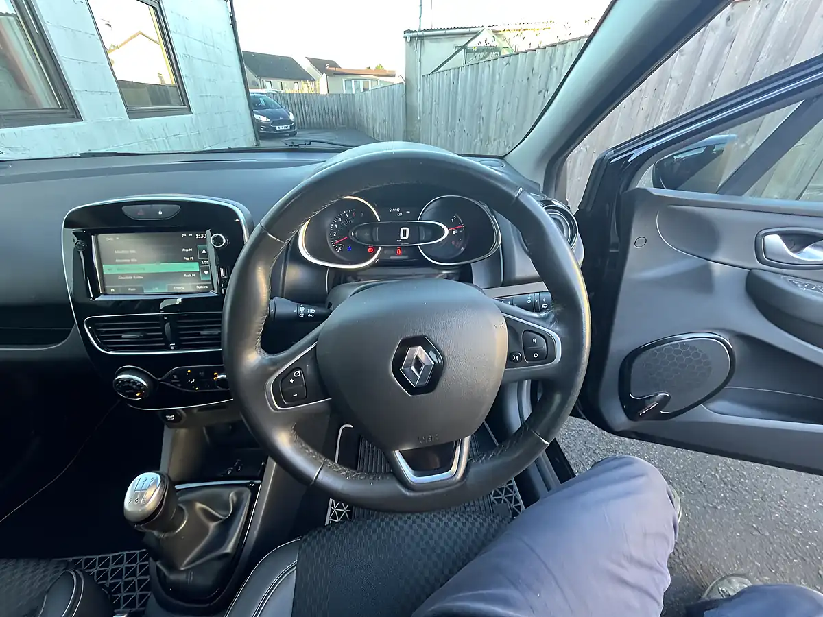 Used 2016 Renault Clio Dynamique S Nav Diamond Black - Interior and Exterior details 15